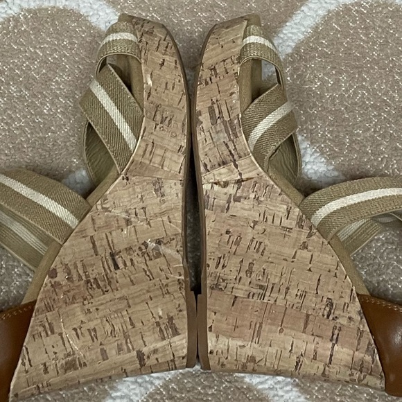 Tan Strap Wedges - Picture 5 of 15